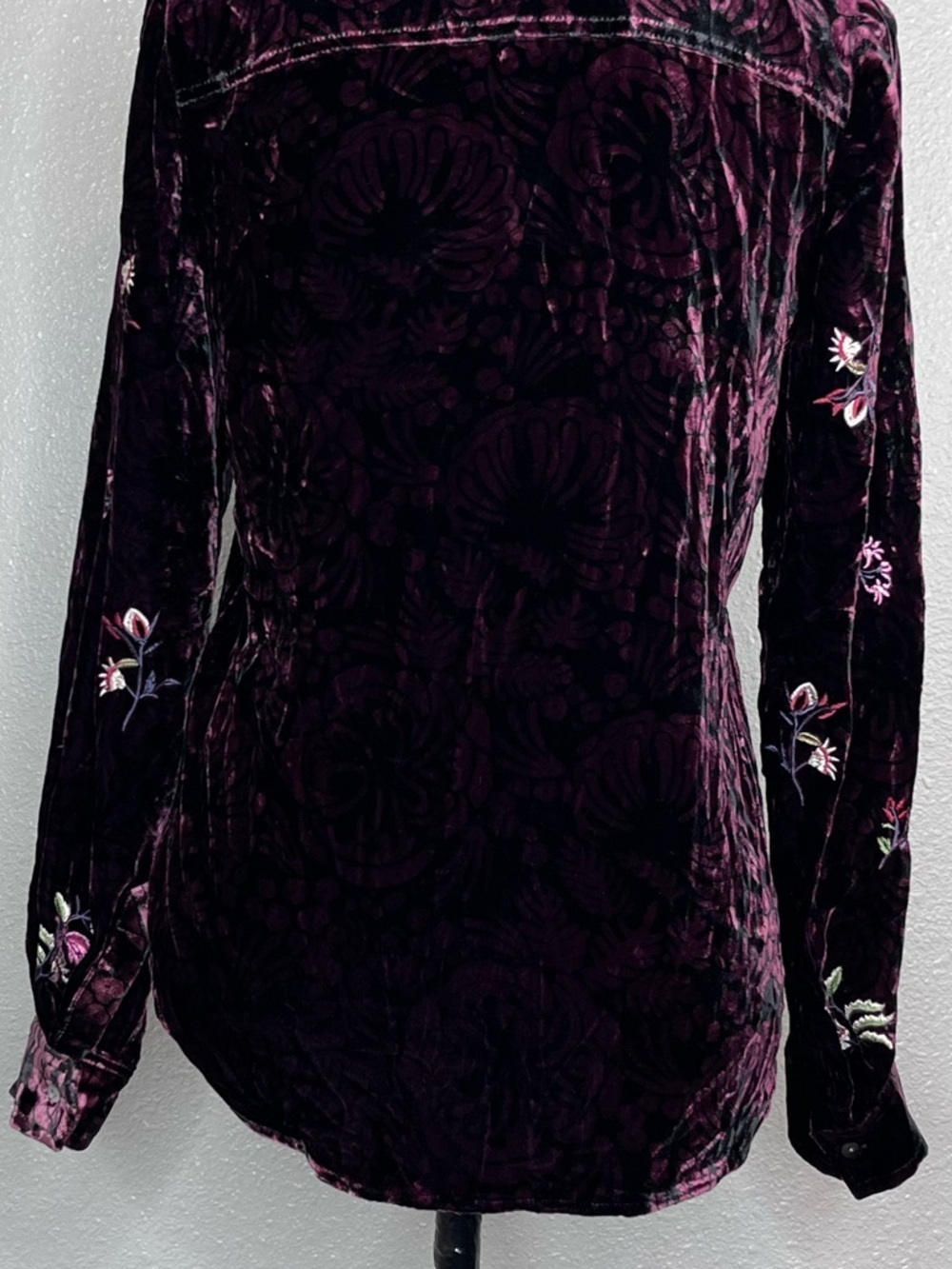 NWT Sundance Elisabeth Whimsigoth Velvet Dark Floral Embroidered Blouse Sz SX - Picture 8 of 14